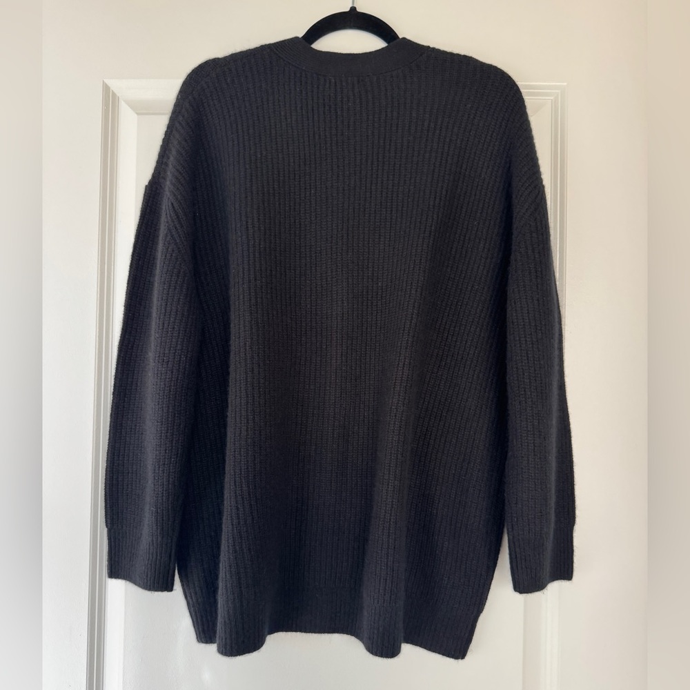 NWT! QUINCE Mongolian Cashmere Oversized
Boyfriend Cardigan Sweater Black Small - Picture 8 of 13